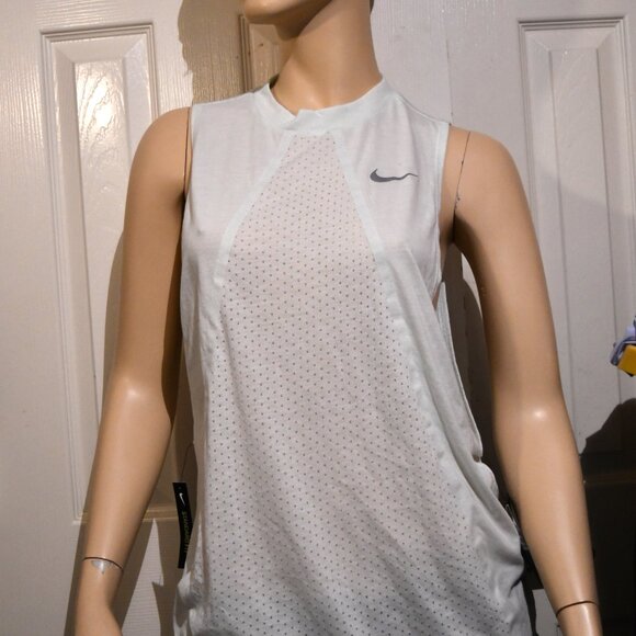 Women's NIKE Running Breathe sleeve less DRI FIT TOP MSRP 45.00 XS-L Green NWT - Picture 3 of 9